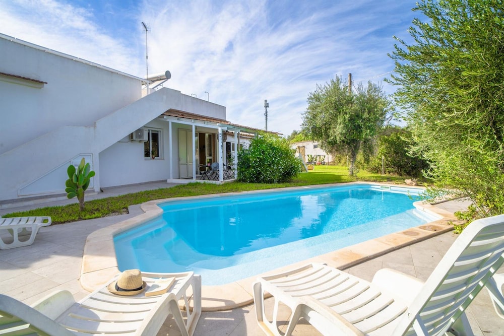 Villa photo 1