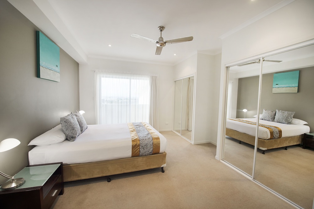 Penthouse, 2 Bedrooms photo 3
