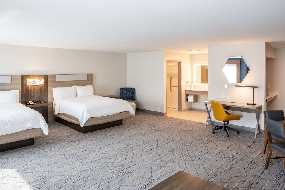 Suite, 2 Queen Beds - Photo 1