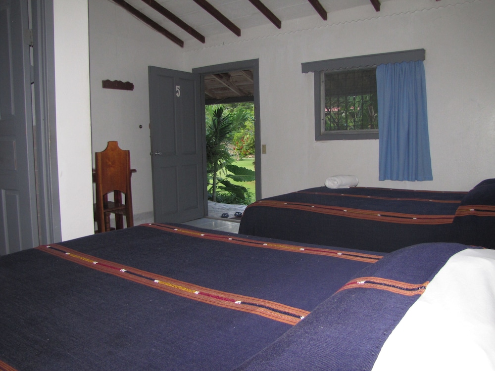 Double Room, 2 Double Beds, Non Smoking photo 2