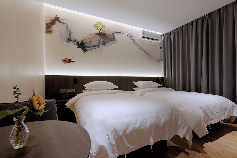 Business Twin Room, City View