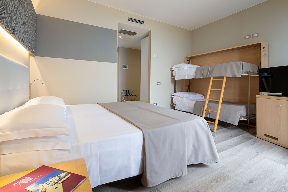 Comfort Quadruple Room - Photo 1