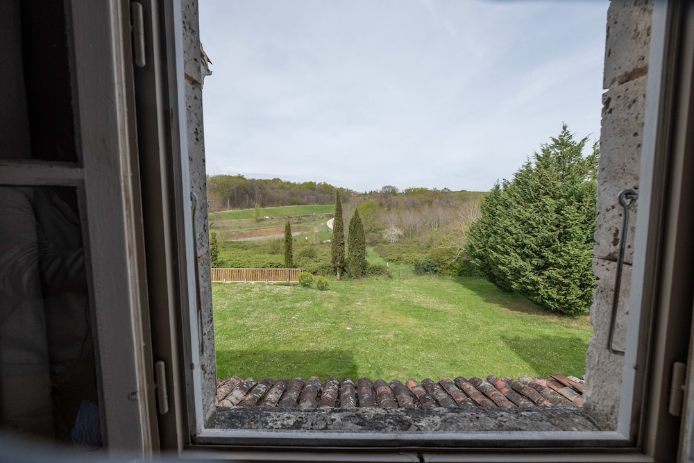 Deluxe Double Room, 1 Queen Bed, Pool Access, Park View (Jaune) photo 2