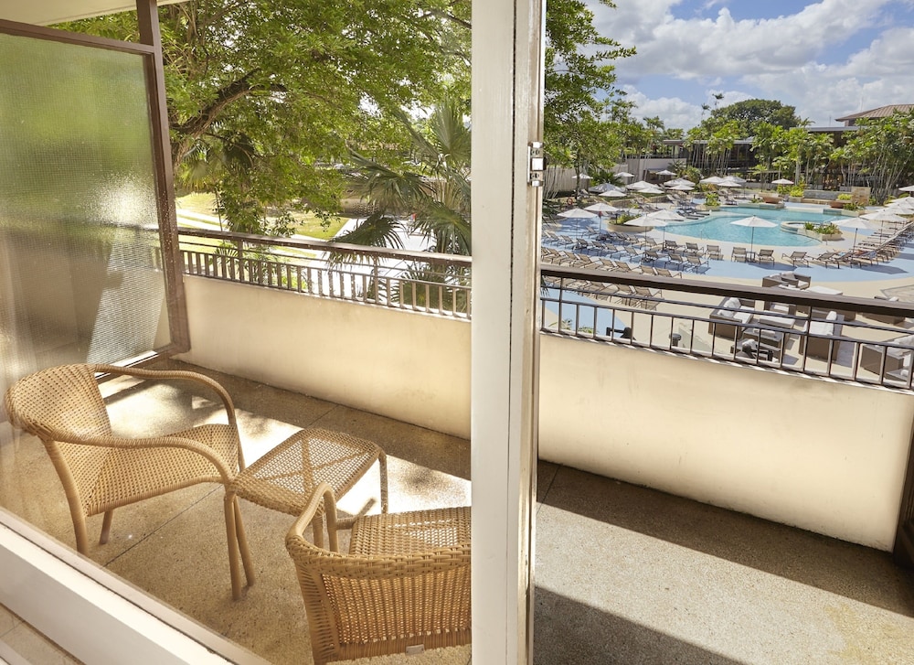 Deluxe Room, 2 Double Beds, Pool View - Photo 5