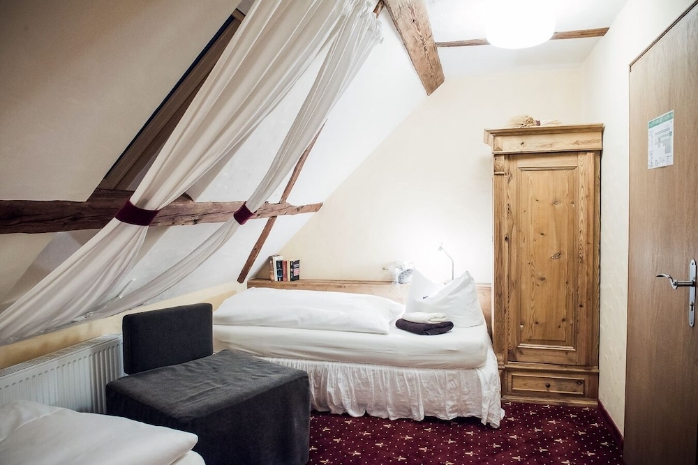 Economy Twin Room
