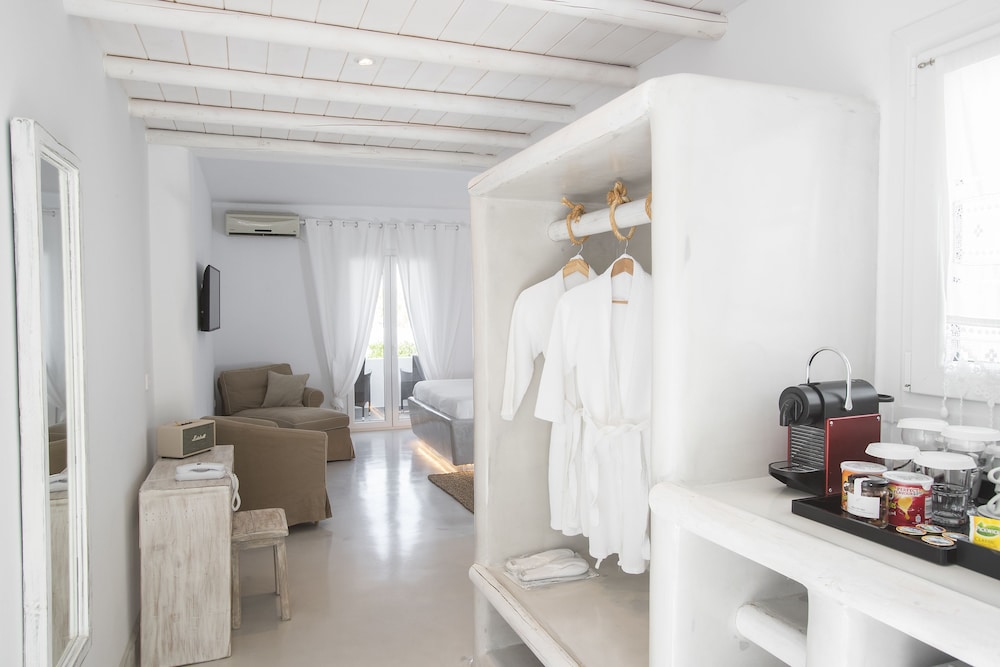 Standard Double Room - Photo 5