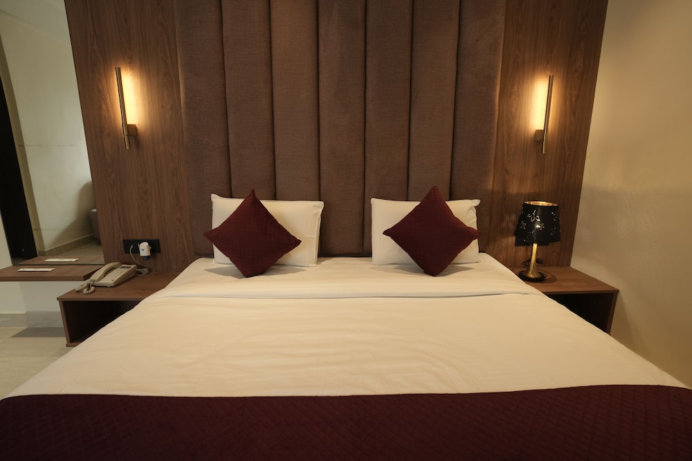 Deluxe Double Room, City View photo 1