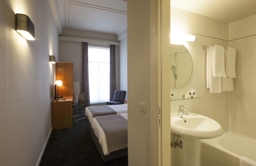Standard Double Room - Photo 2