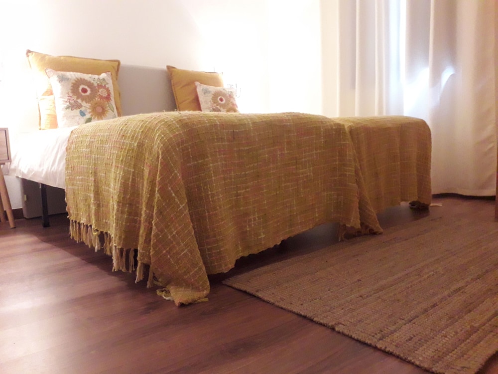 Deluxe Double or Twin Room, 2 Twin Beds, Private Bathroom (2) photo 3