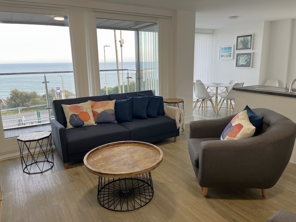 Luxury Apartment, 2 Bedrooms, Sea View (near beach and city center) photo 1