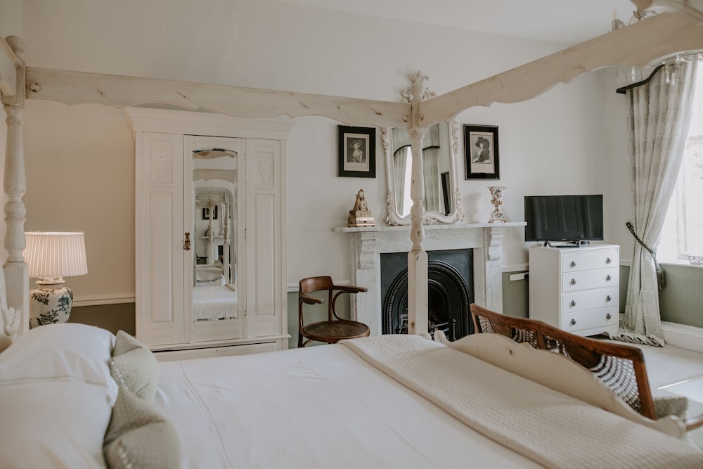 Superior Double Room, Ensuite (Lady'S Room) - Photo 5