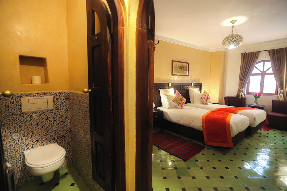 Superior Double or Twin Room - Photo 11