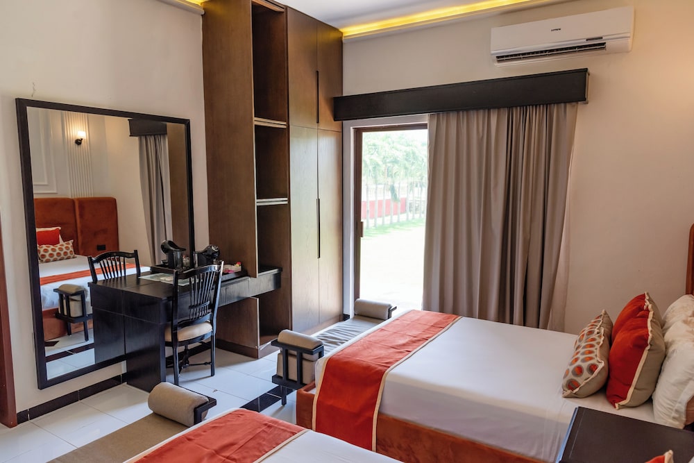 Standard Room, 2 Double Beds photo 1