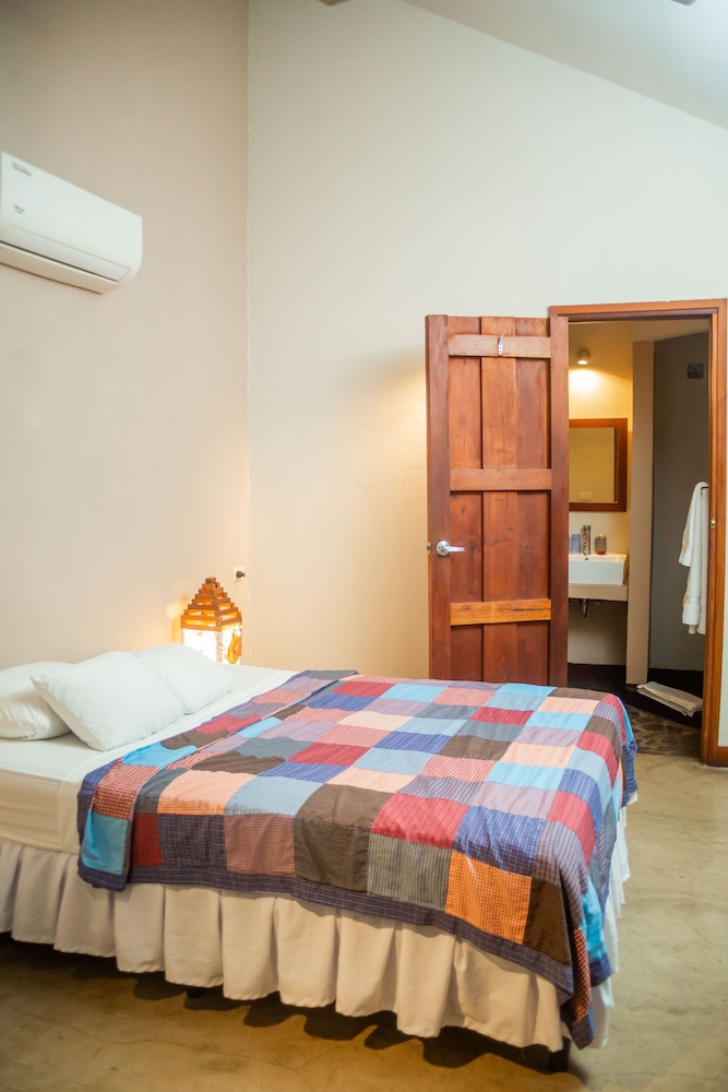 Classic Double or Twin Room, Pool View photo 1