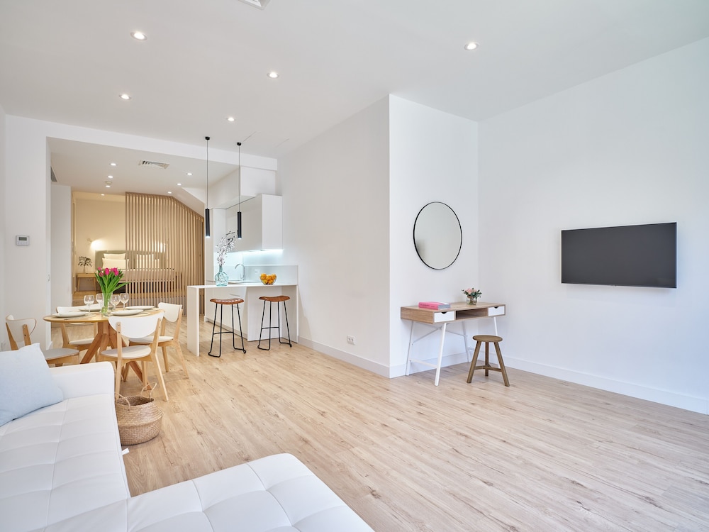 Executive Apartment - Photo 8