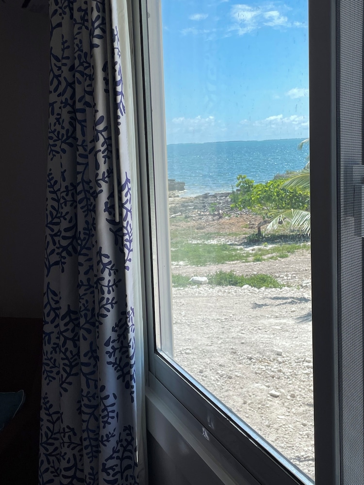 Comfort Cottage, 2 Bedrooms, Kitchen, Beach View photo 1