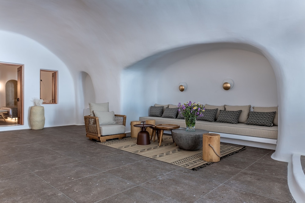 Cave two-bedroom Suite with jacuzzi - Photo 3
