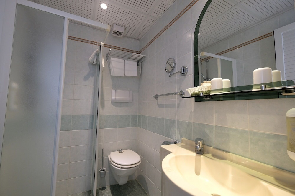 Classic Double Room - Photo 8
