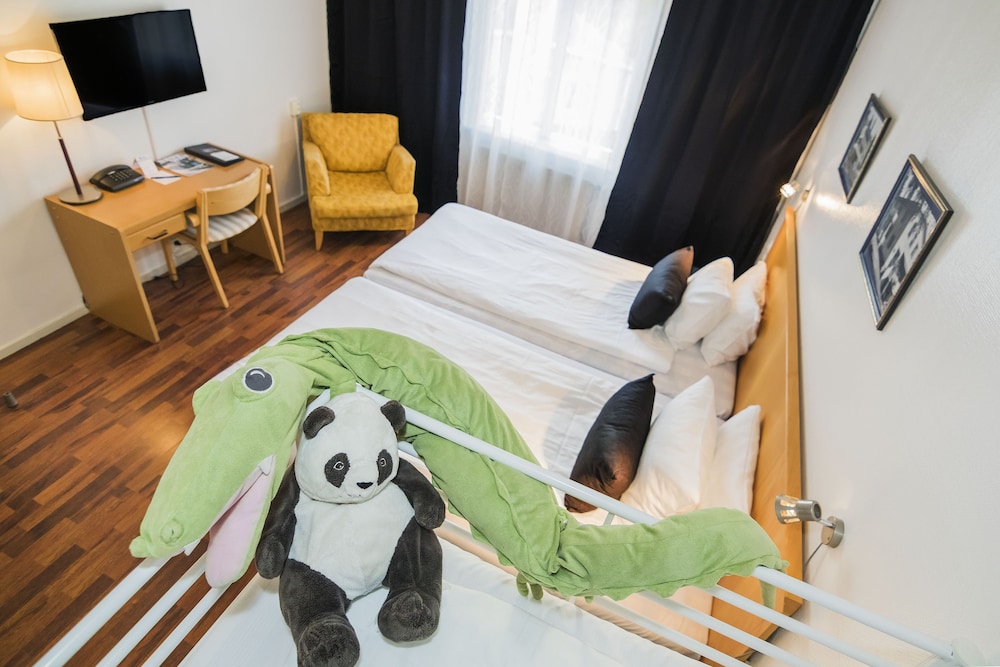 Standard Room, 2 Twin Beds, Non Smoking (Bunk beds) photo 1