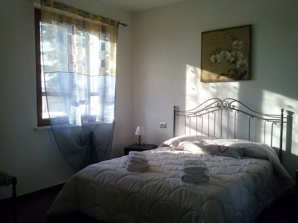 Triple Room, Shared Bathroom photo 3