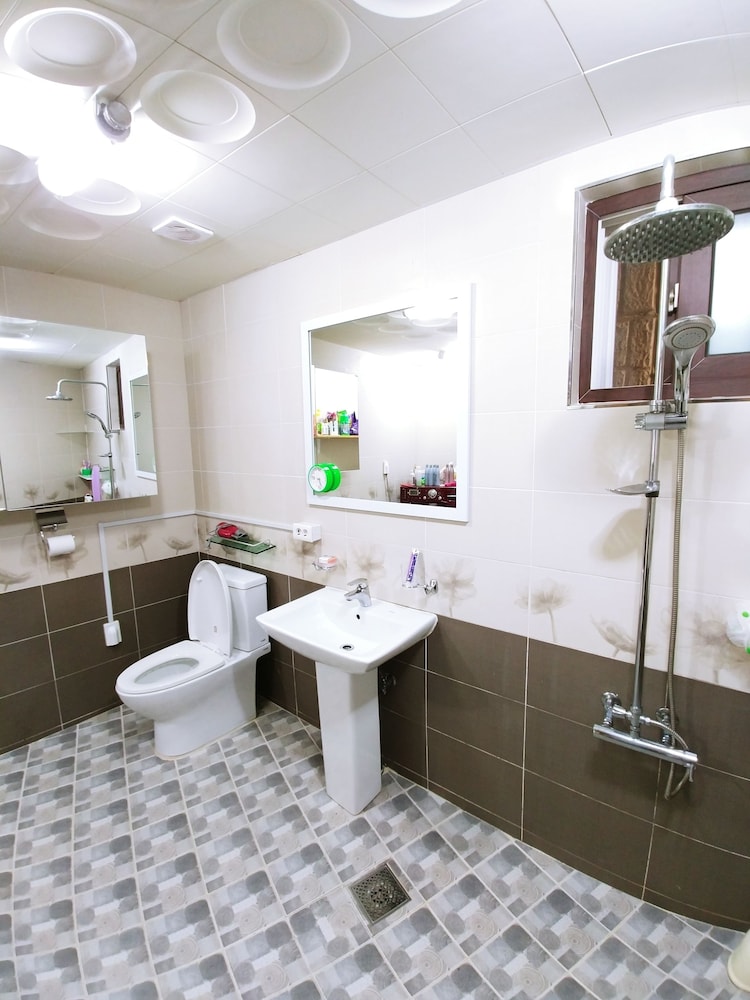 Room (1f) photo 3