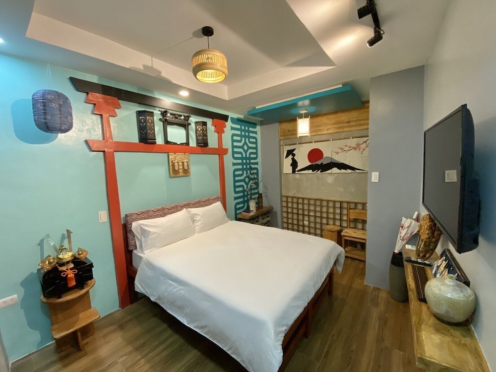 Royal Room, 1 Queen Bed, Non Smoking photo 1