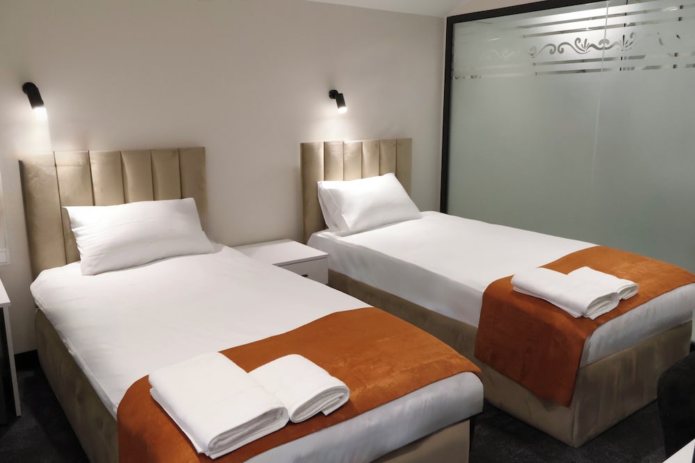 Twin Room, Balcony, Courtyard View