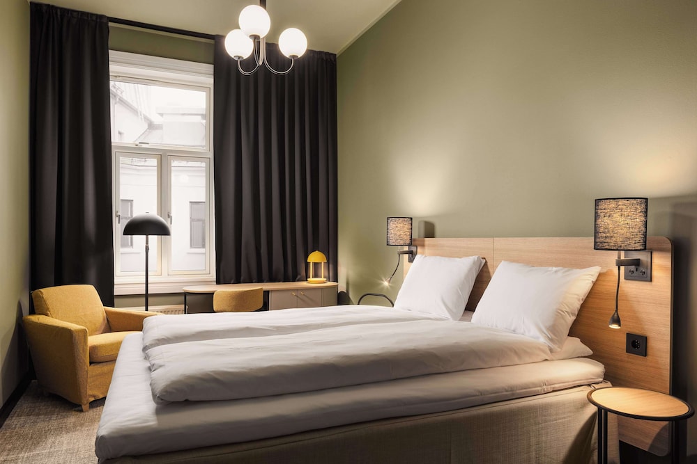 Standard Room, 1 Queen Bed - Photo 2