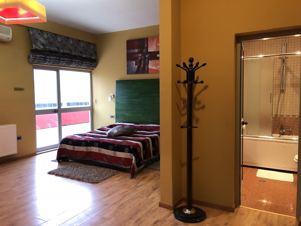 Deluxe Double Room, 1 King Bed, Balcony photo 1