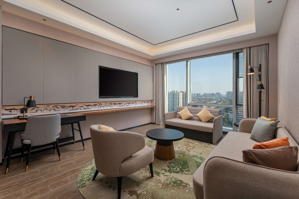 Deluxe Suite, 1 King Bed