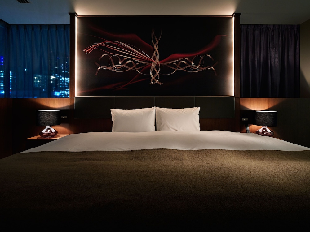 Run of the House Suite, Non Smoking (Room type and Bed type will be determined by hotel) (37-52sqm) photo 2