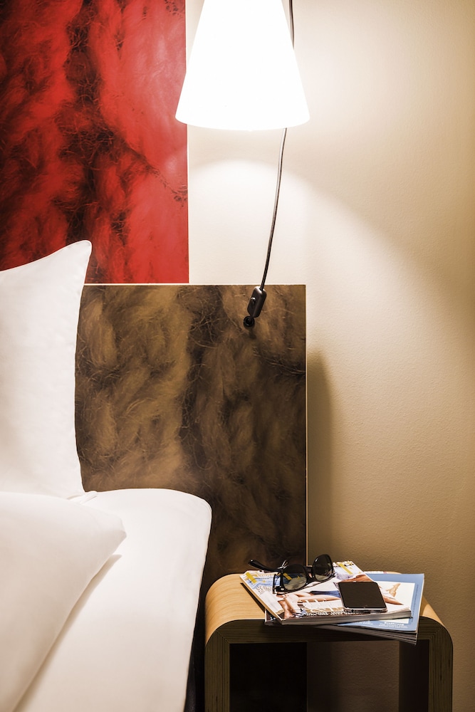 Room, Multiple Beds (New Sleep Easy Concept) - Photo 5