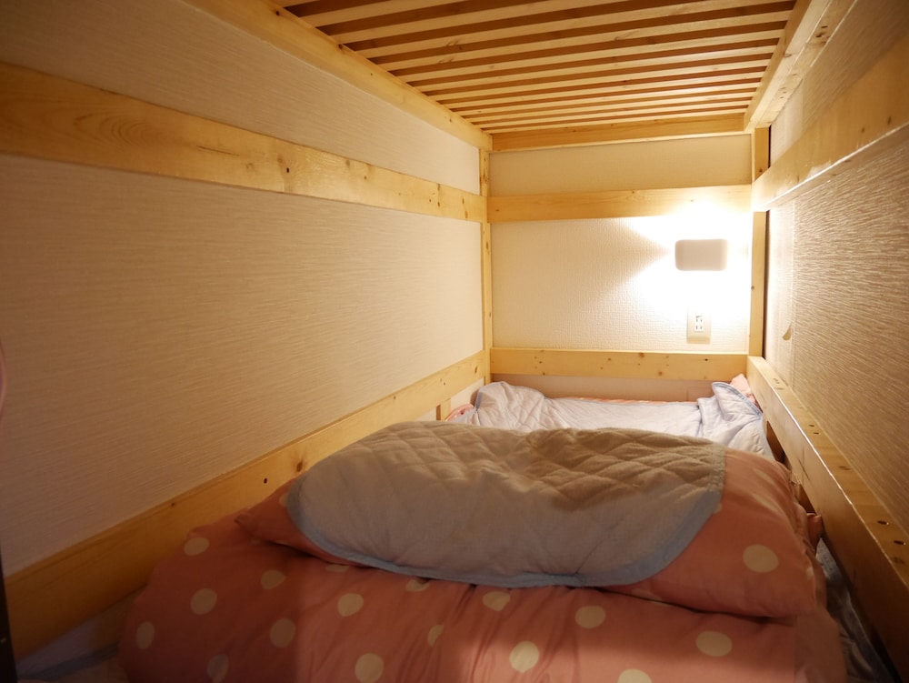 Shared Dormitory, Men only photo 3