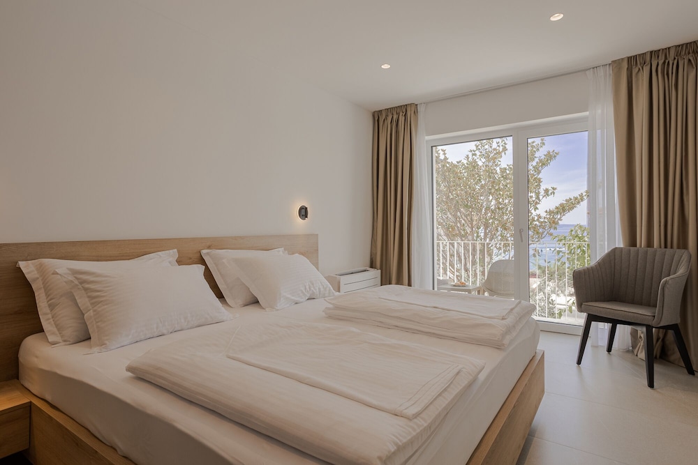 Superior Room, 1 King Bed