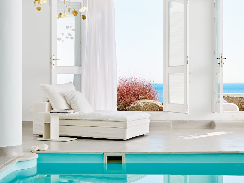 Luna Blu Suite with Private Indoor Pool - Photo 3