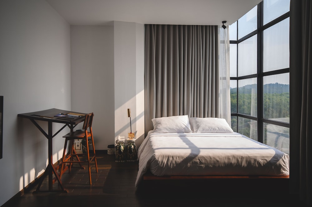 aNhill Penthouse