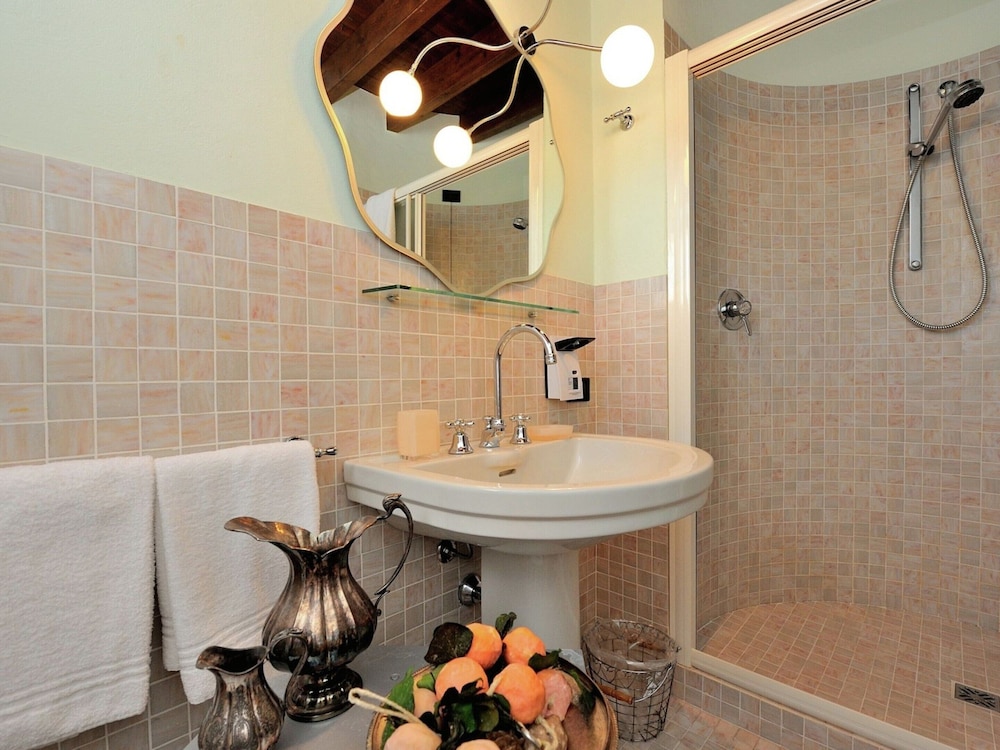 Villa photo 3