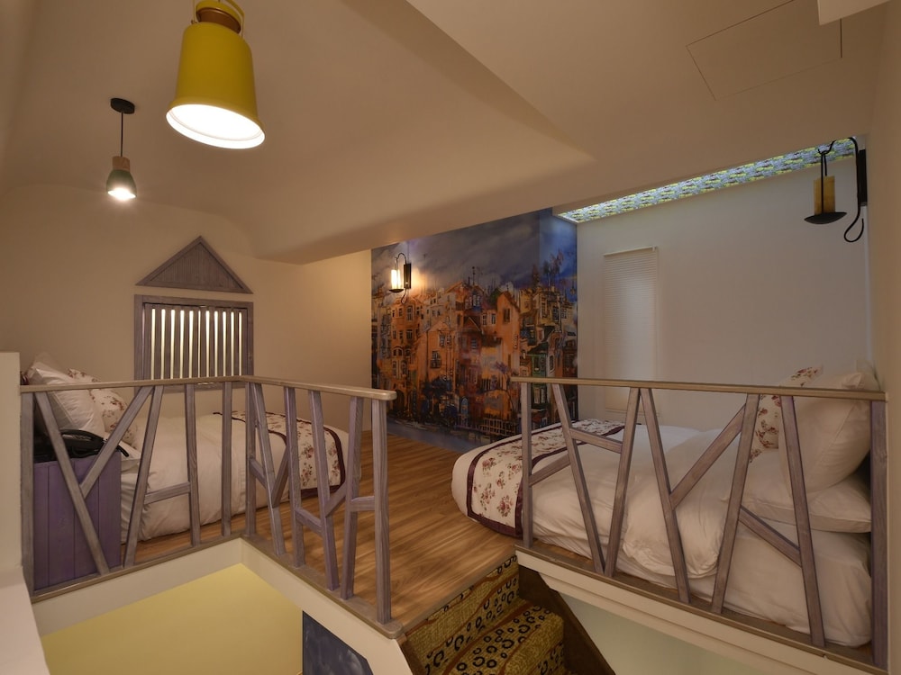 Deluxe Quadruple Room (Photos are for reference only - themes are randomly arranged) photo 1