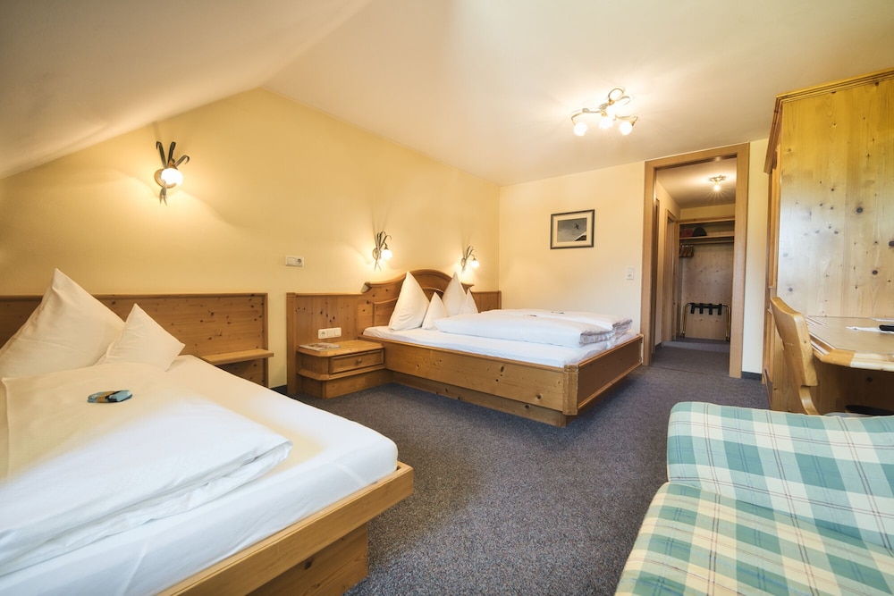 Comfort Triple Room - Photo 13