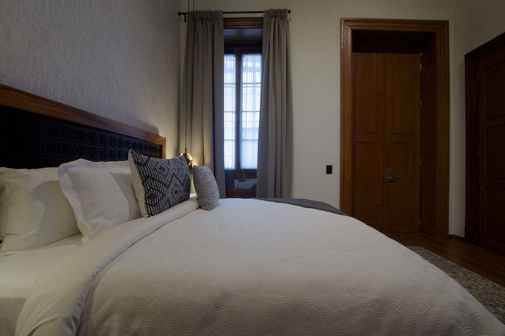 Suite - Photo 4