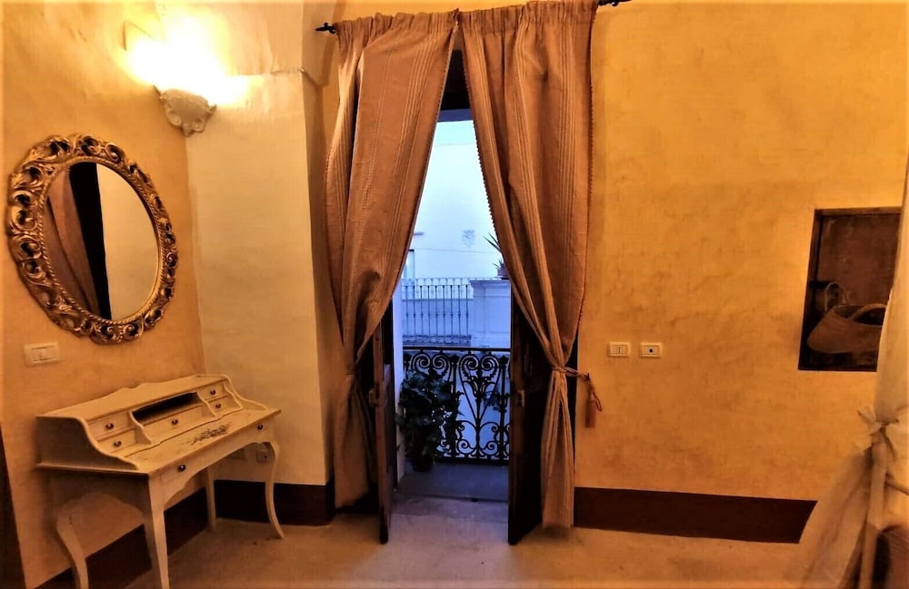 Superior Double Room, Balcony, City View (14) photo 3