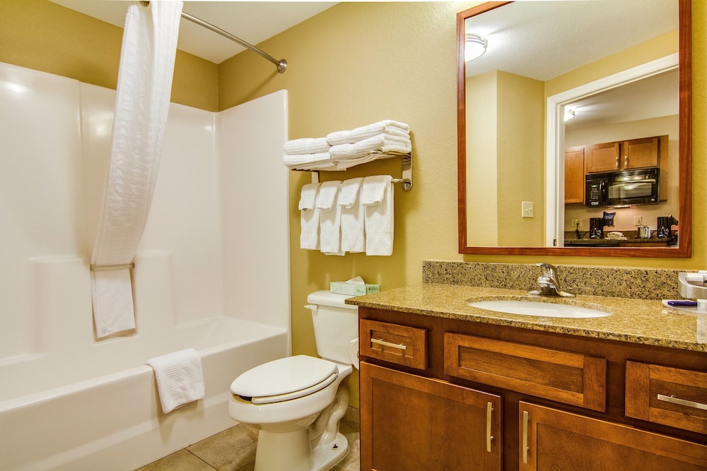 Studio Suite, 2 Double Beds, Kitchen - Photo 2