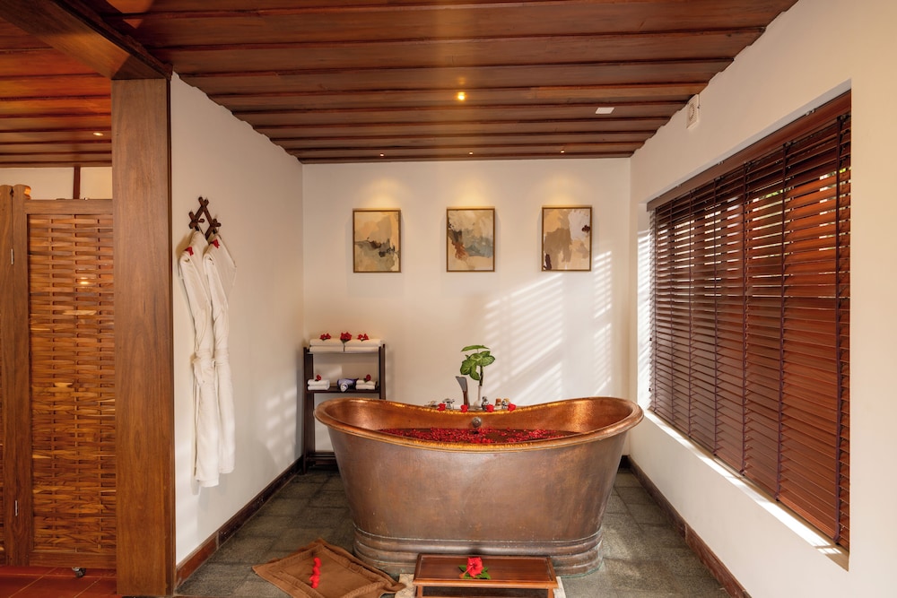Honeymoon Suite with Plunge Pool photo 3