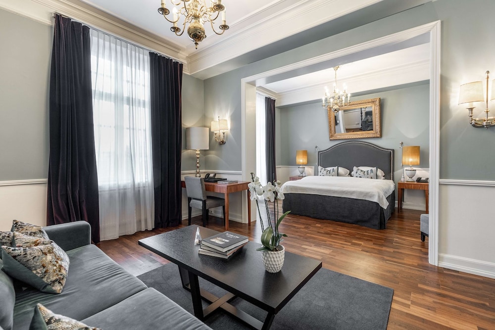 Junior Suite (With View) - Photo 3