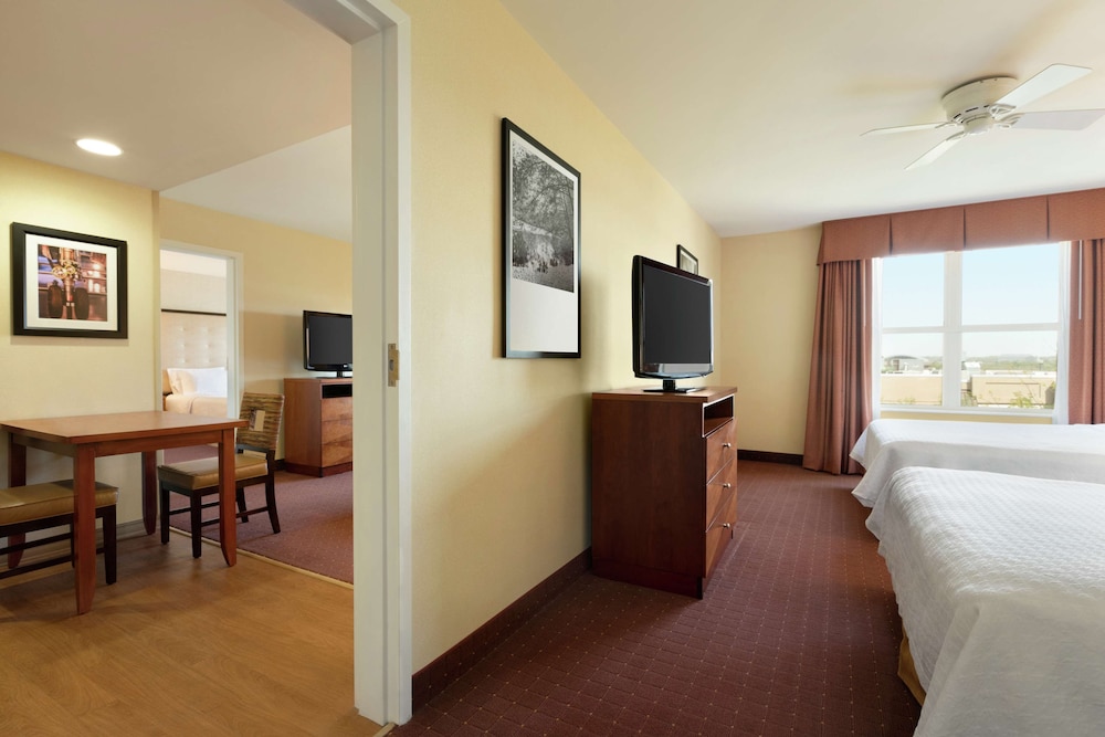 Suite, 1 King Bed, Accessible, Bathtub (Mobility & Hearing) - Photo 2