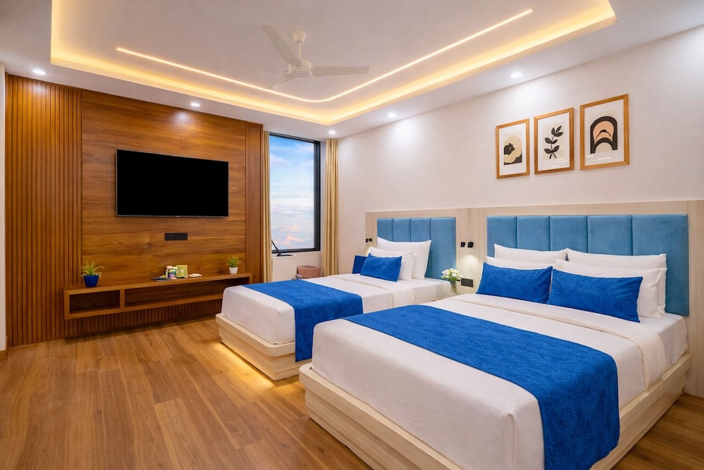 Premium Triple Room, City View