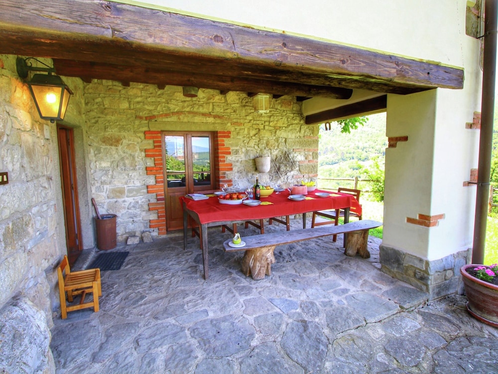 Classic House, 5 Bedrooms photo 2