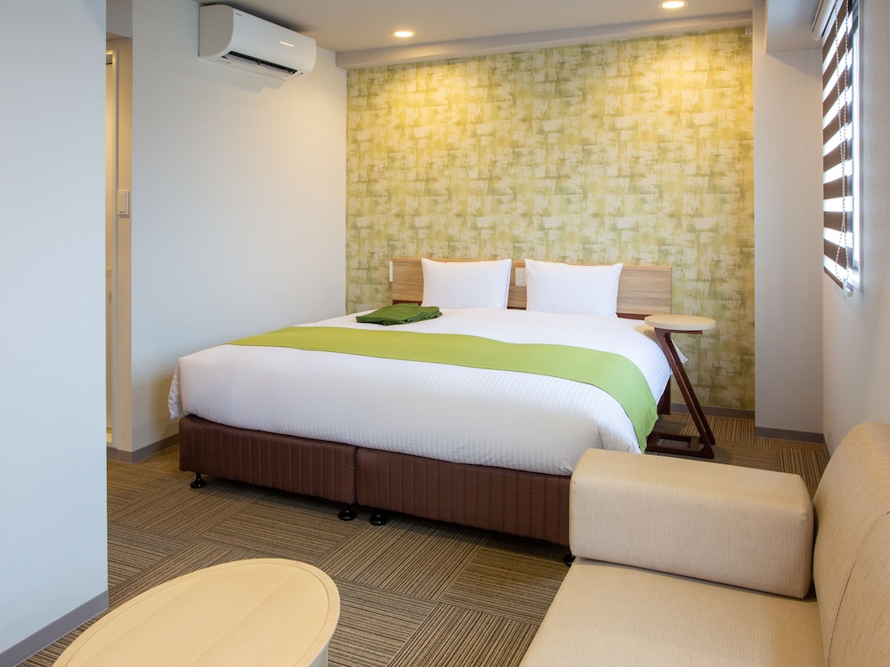 Double Room, Non Smoking - Photo 6