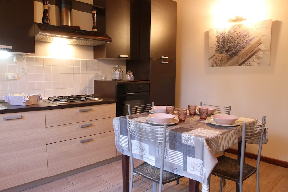 Family Apartment, 2 Bedrooms, Lake View photo 3