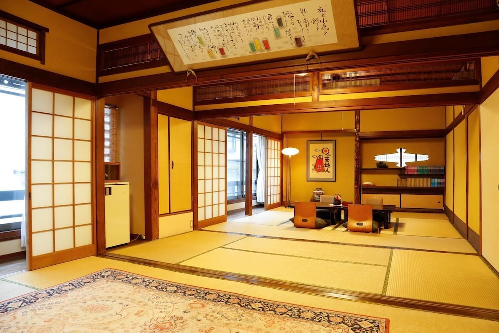 Japanese Style Twin Room, Shared Bathroom - Main Building photo 3